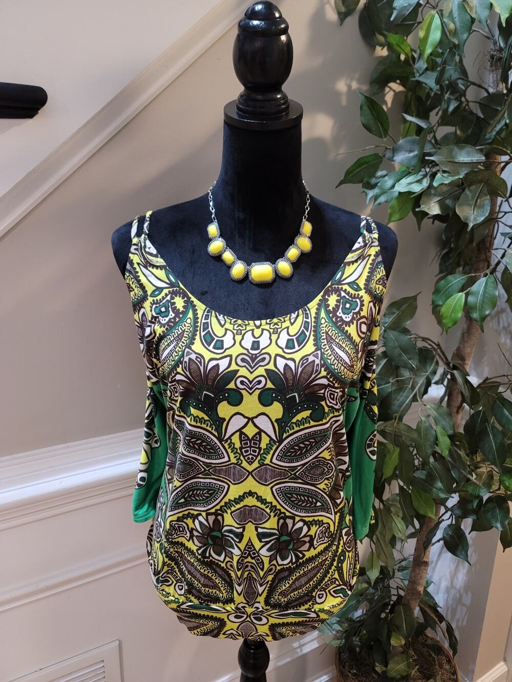 INC Blouse Top Women Small Green/Yellow Paisley Cold Shoulder 3/4 Batwing Sleeve